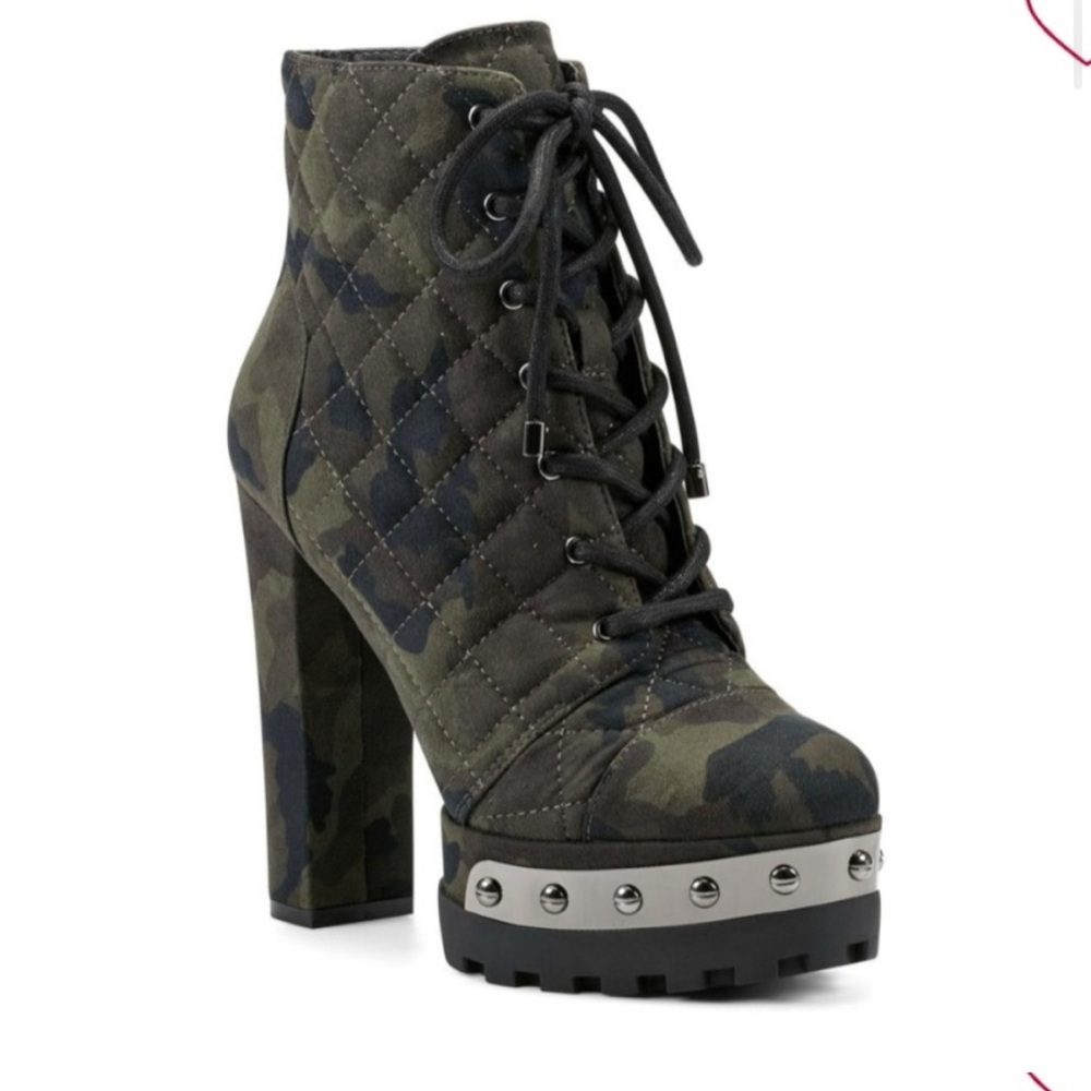 Jessica Simpson Irella4 Camouflage Lace-Up Boots